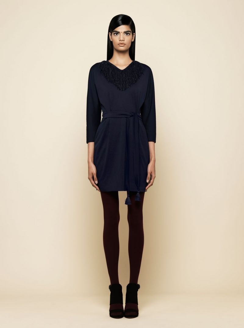 vestido de fiesta corto azul marino elastico de manga murcielago monica cordera